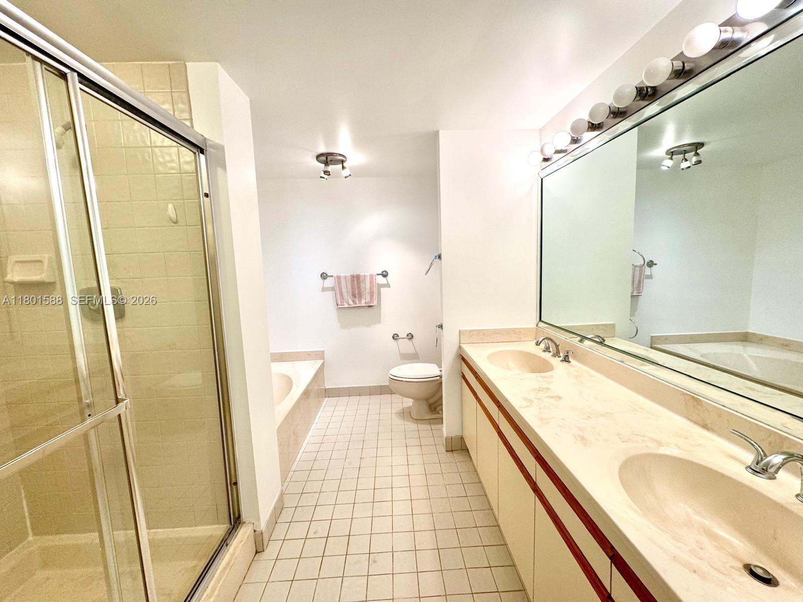 3610 Yacht Club Dr # 810