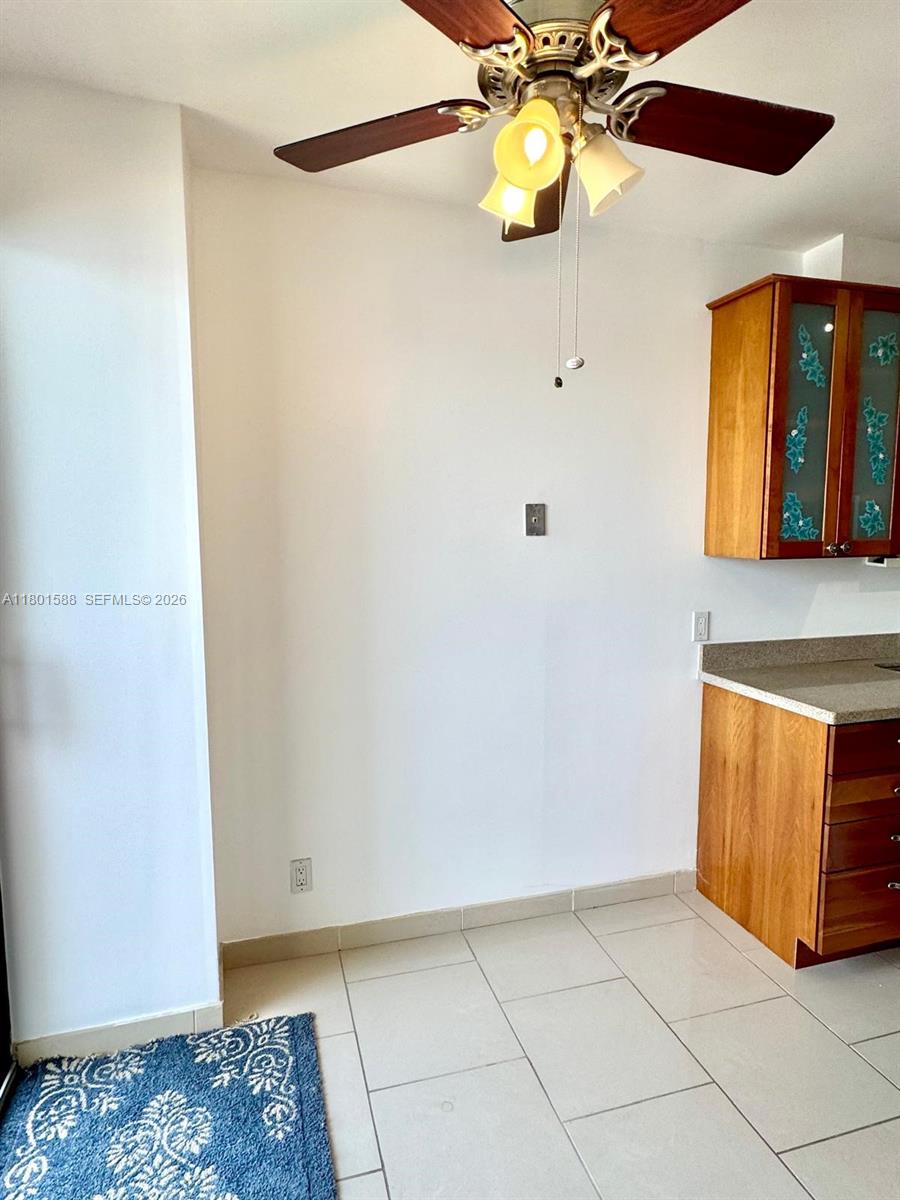 3610 Yacht Club Dr # 810