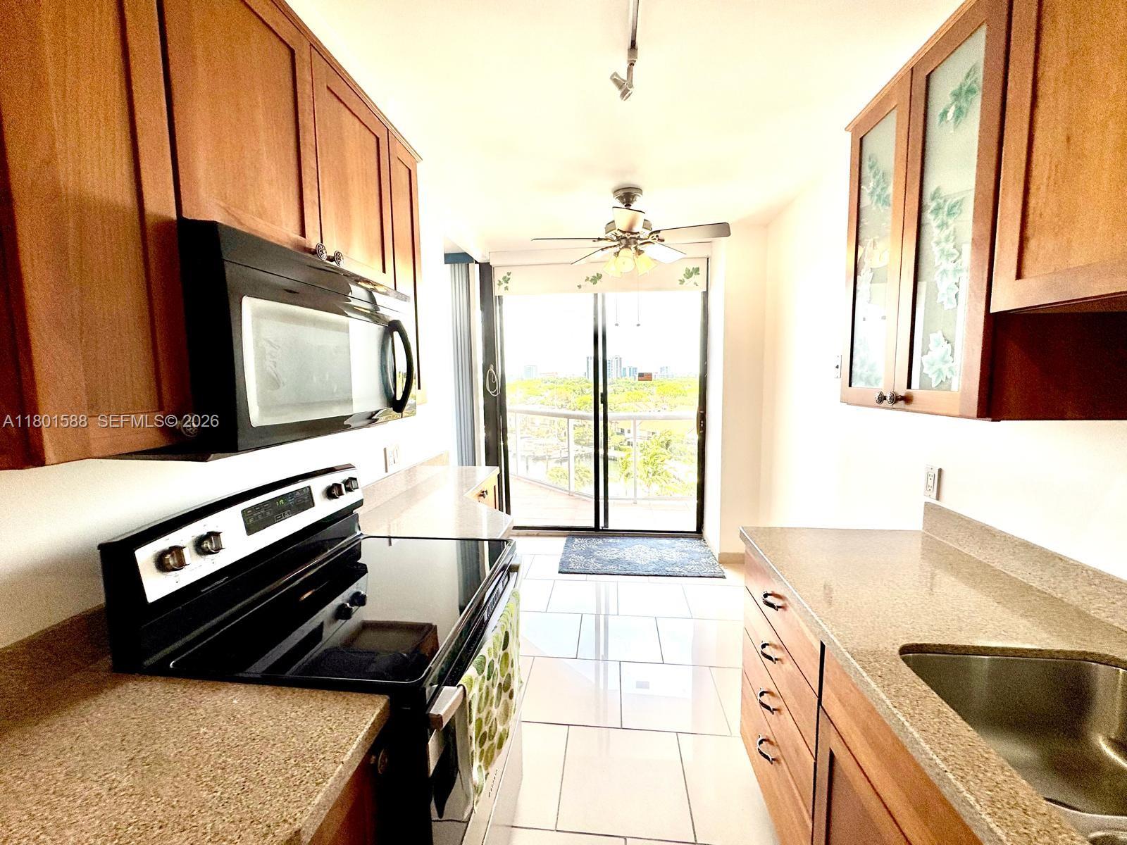 3610 Yacht Club Dr # 810