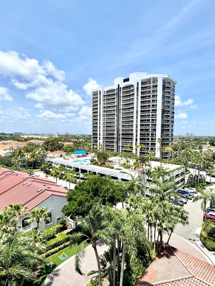 3610 Yacht Club Dr # 810