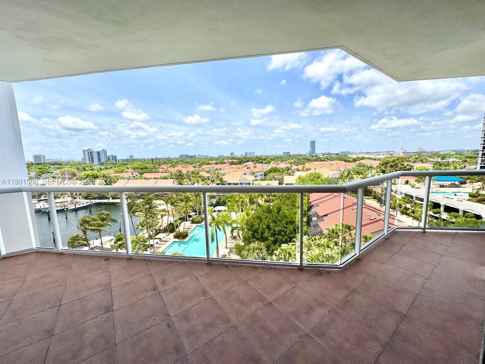 3610 Yacht Club Dr # 810