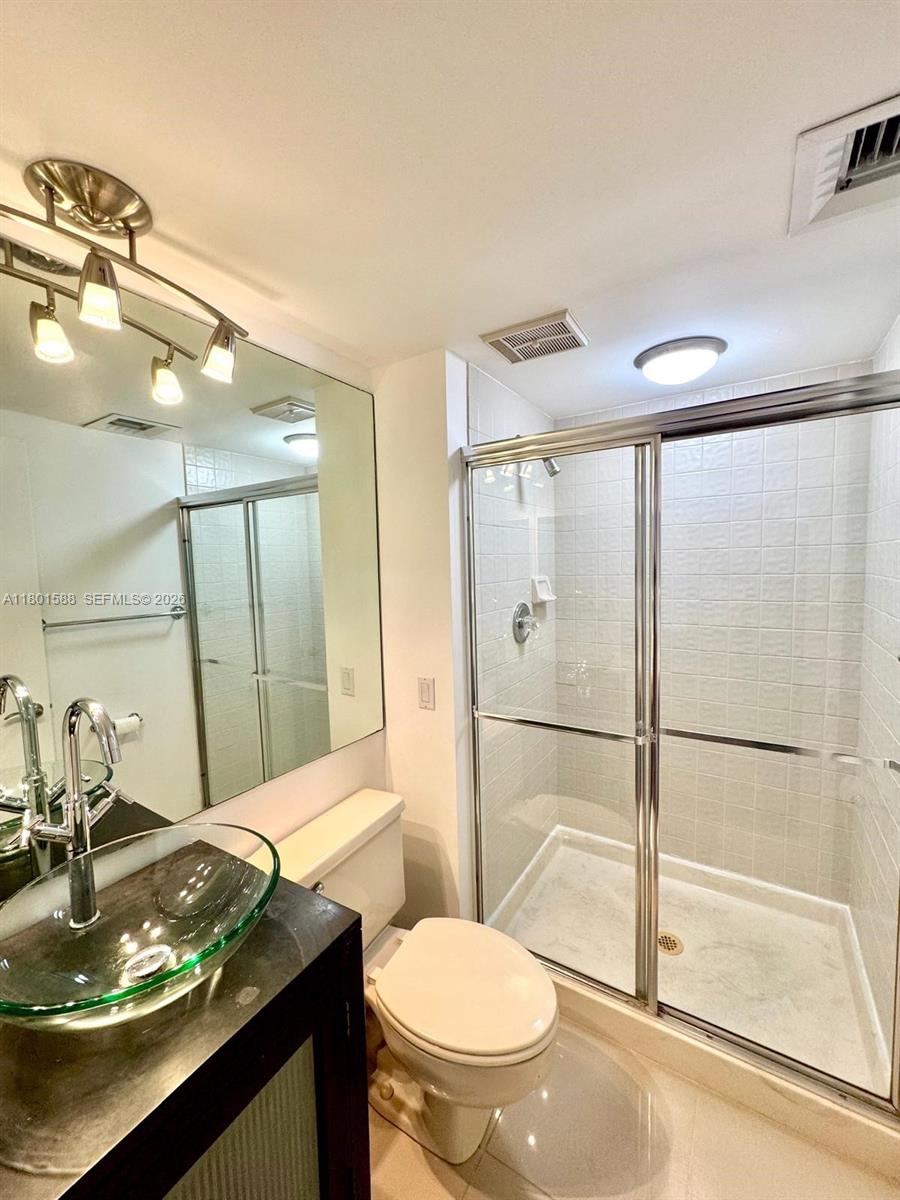 3610 Yacht Club Dr # 810