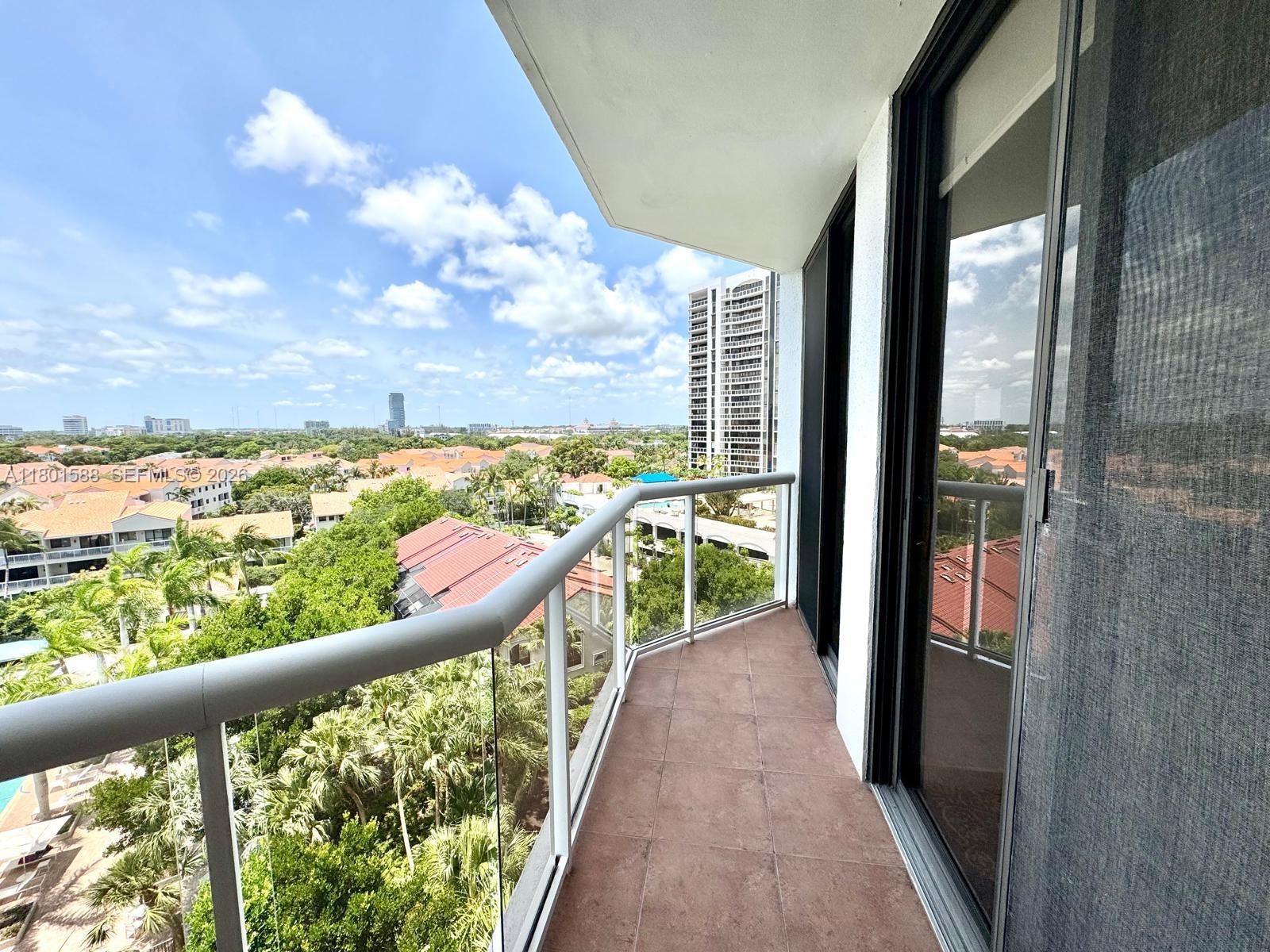 3610 Yacht Club Dr # 810