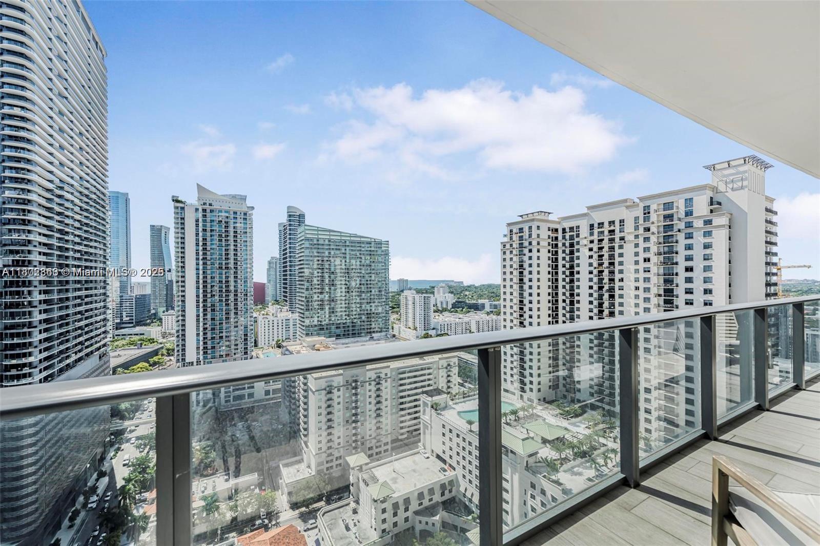 45 SW 9th St # 2605