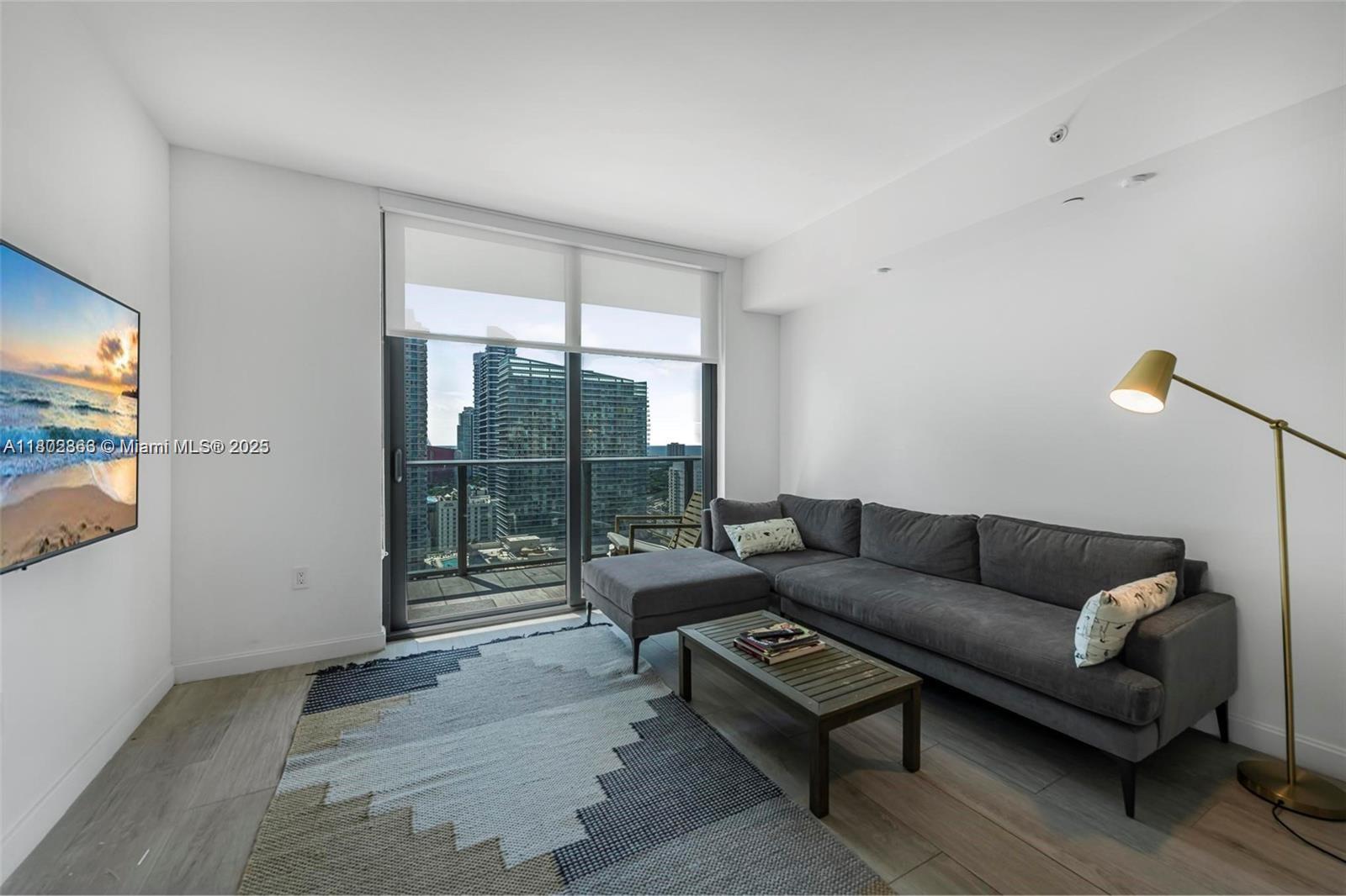 45 SW 9th St # 2605