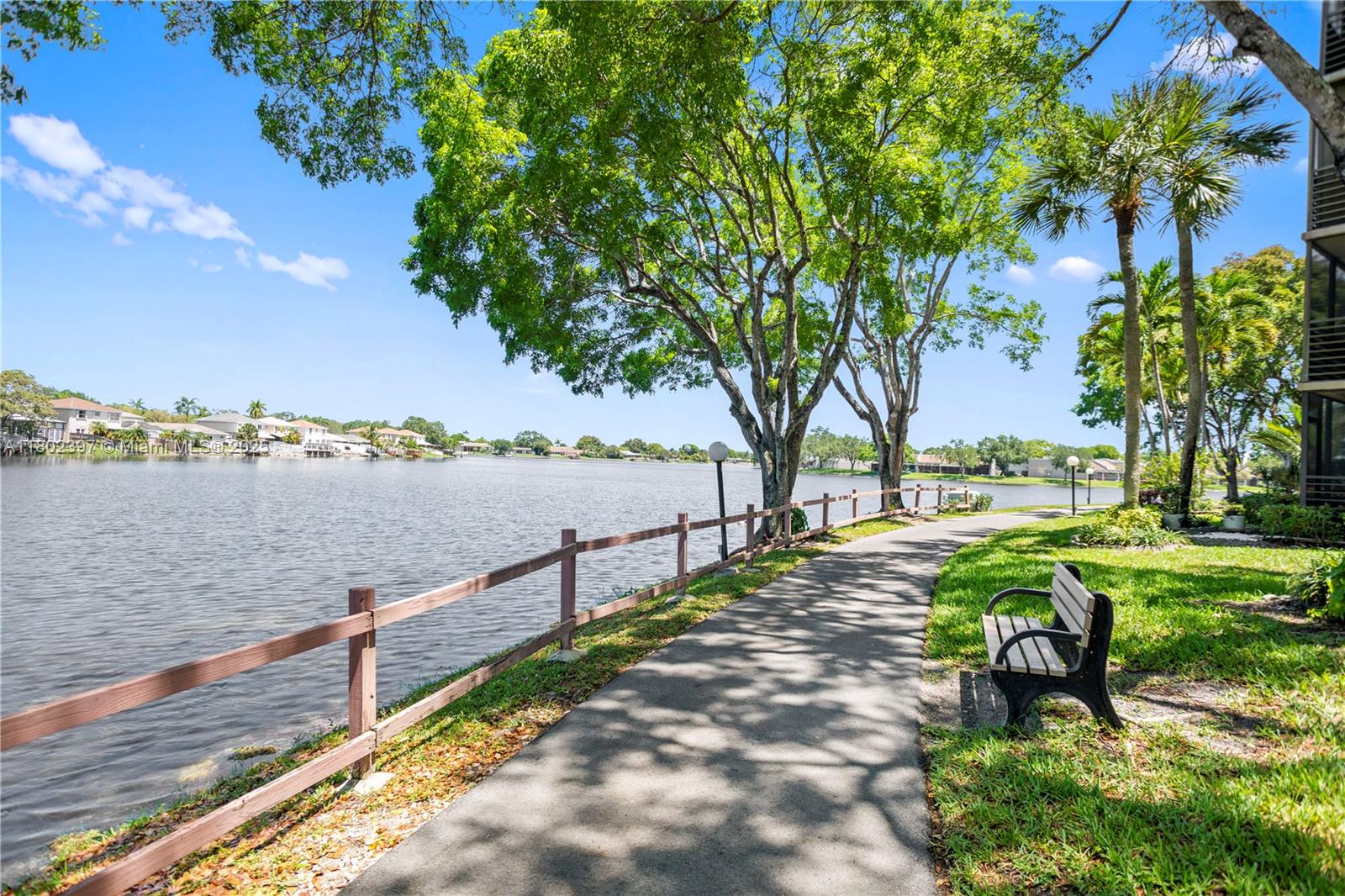 900 Colony Point Cir # 523