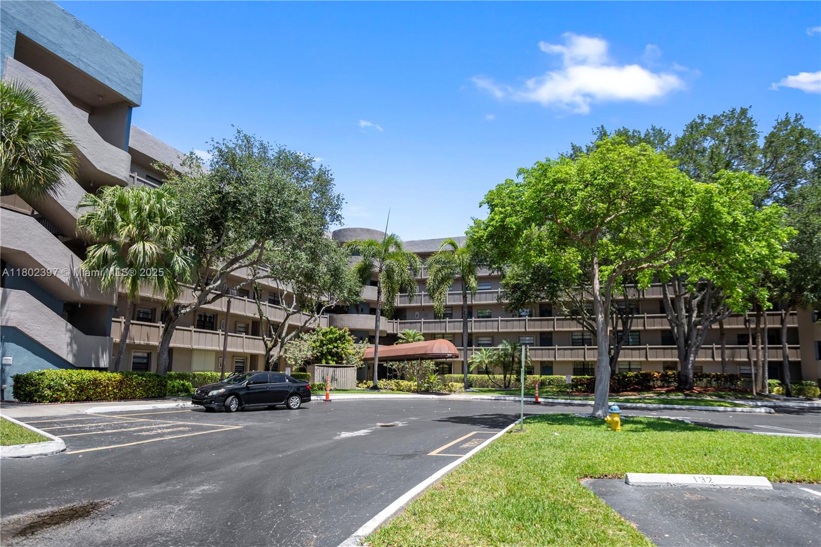 900 Colony Point Cir # 523
