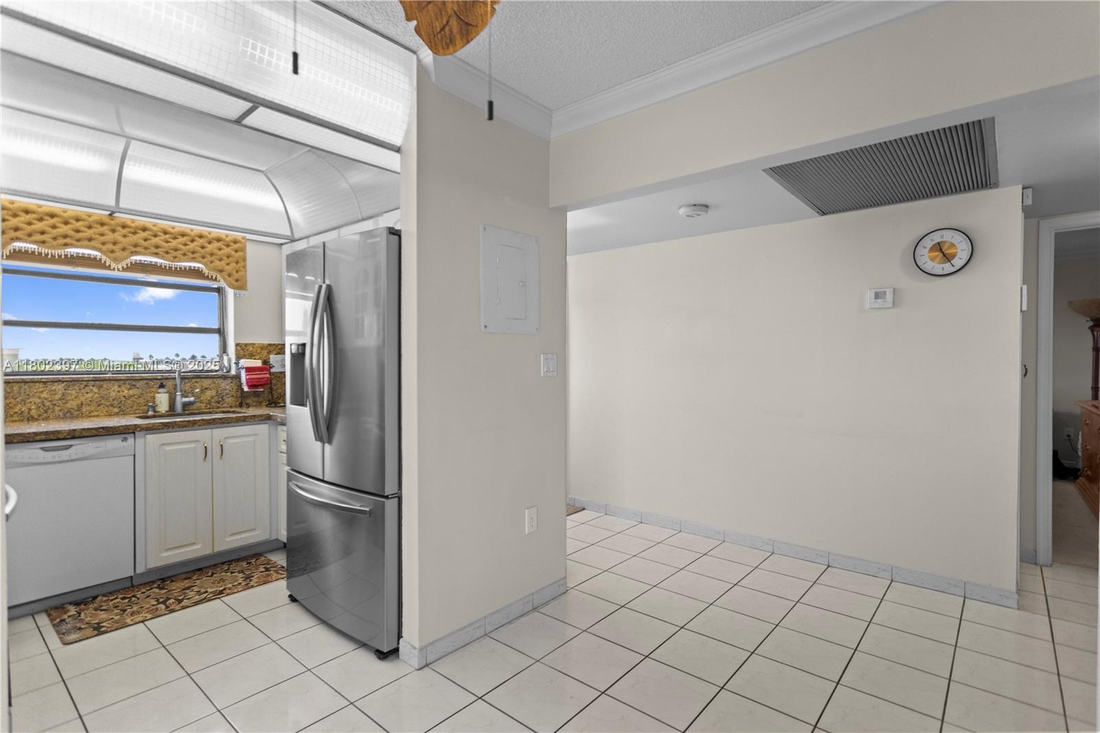 900 Colony Point Cir # 523
