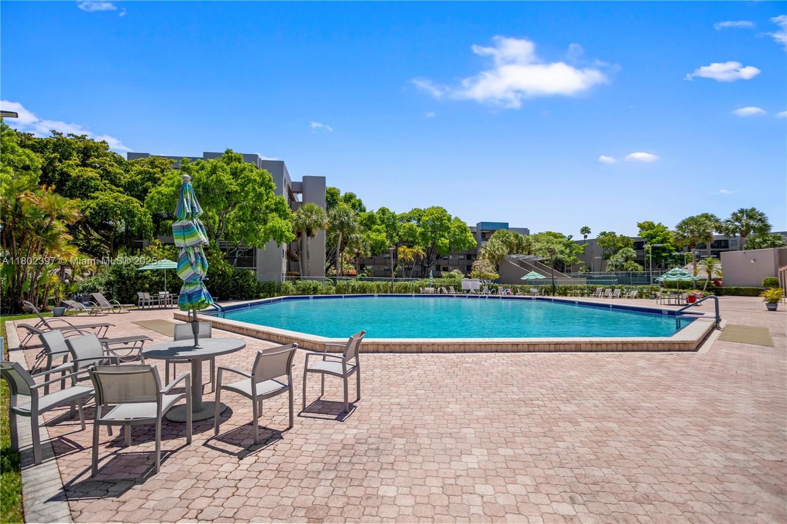 900 Colony Point Cir # 523