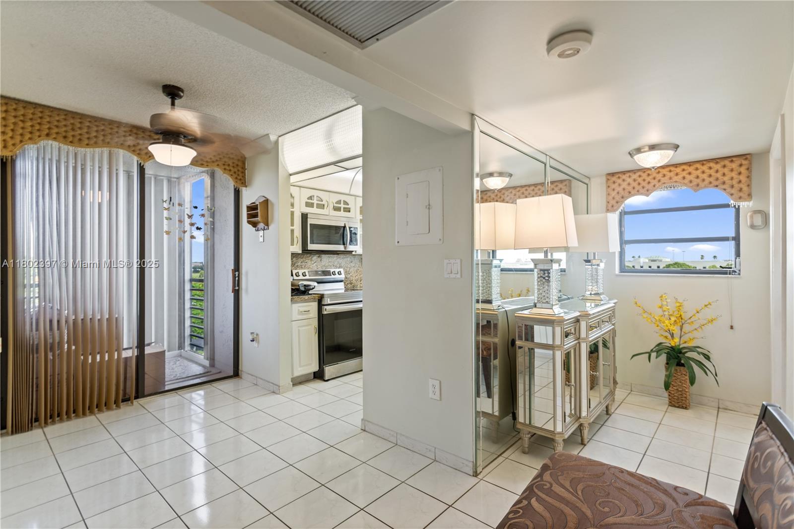 900 Colony Point Cir # 523