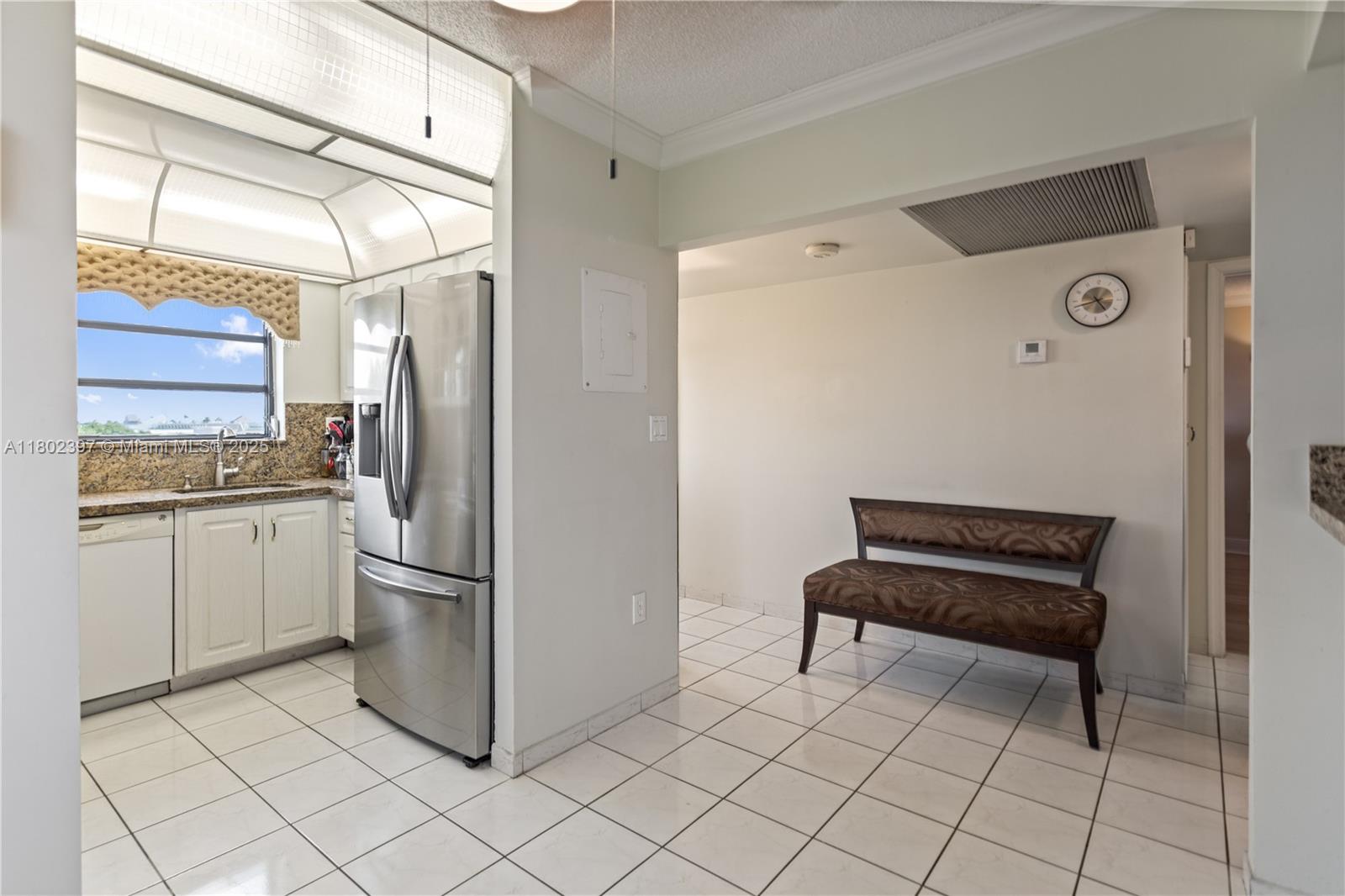 900 Colony Point Cir # 523