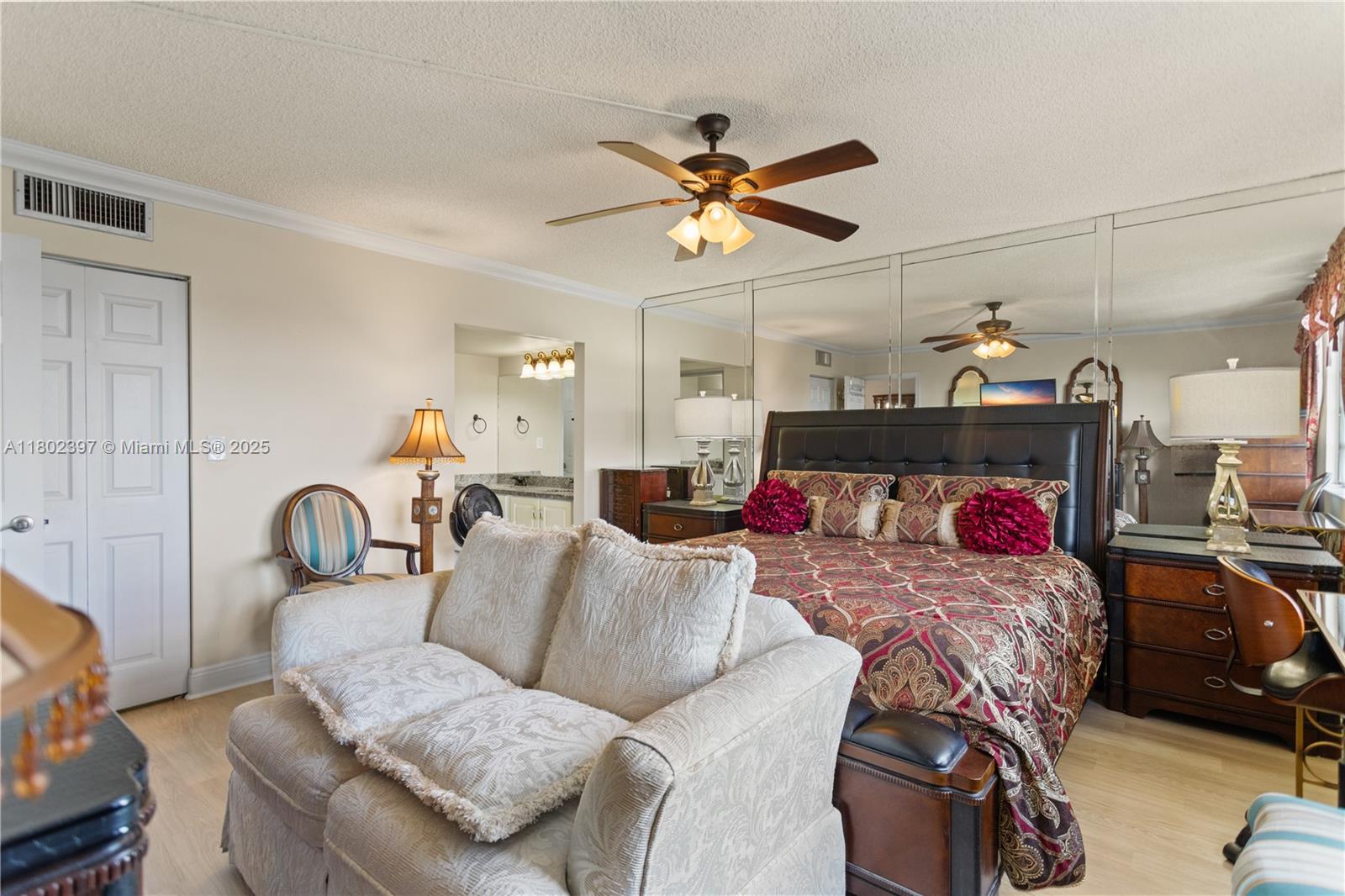 900 Colony Point Cir # 523