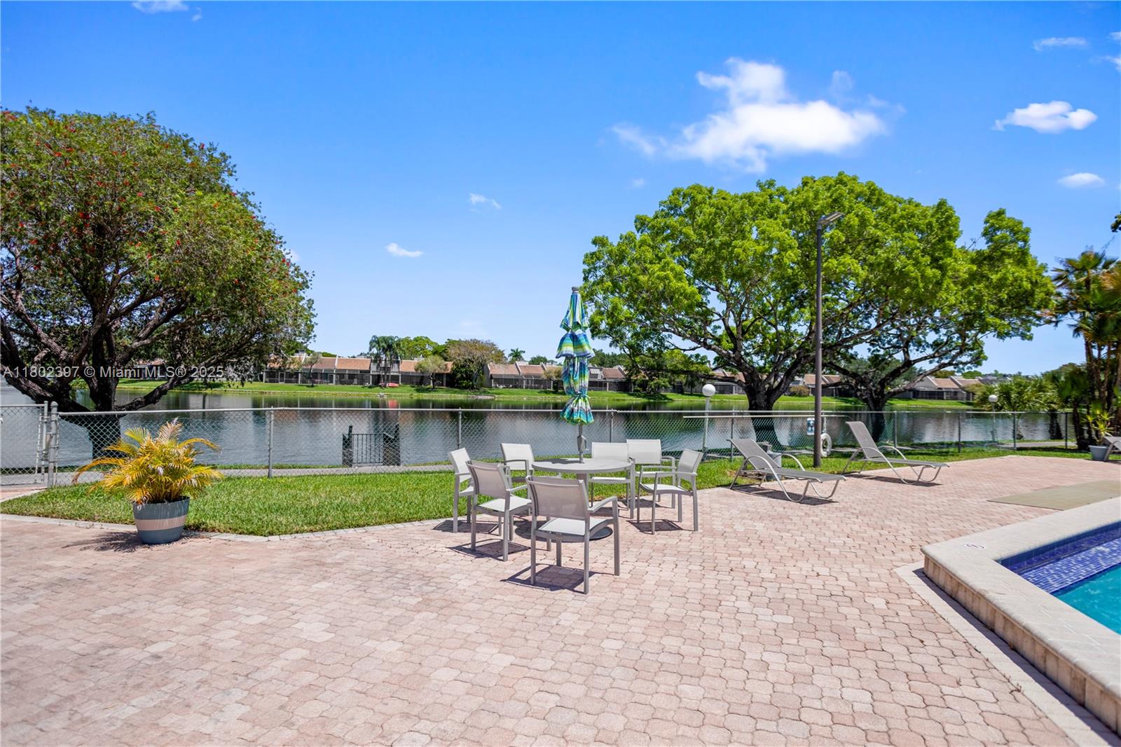 900 Colony Point Cir # 523