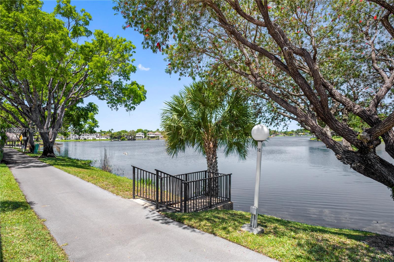 900 Colony Point Cir # 523