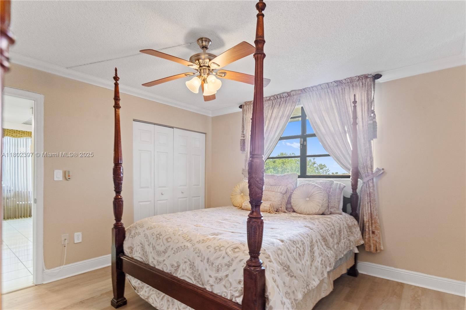 900 Colony Point Cir # 523