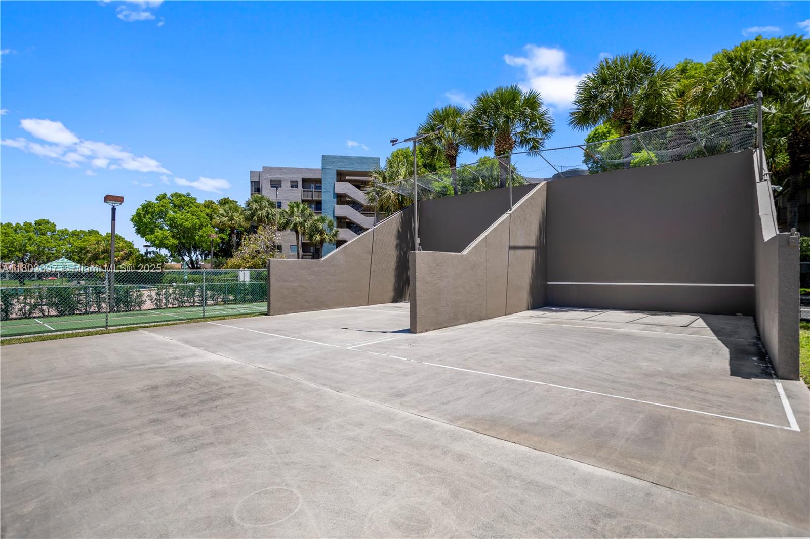 900 Colony Point Cir # 523
