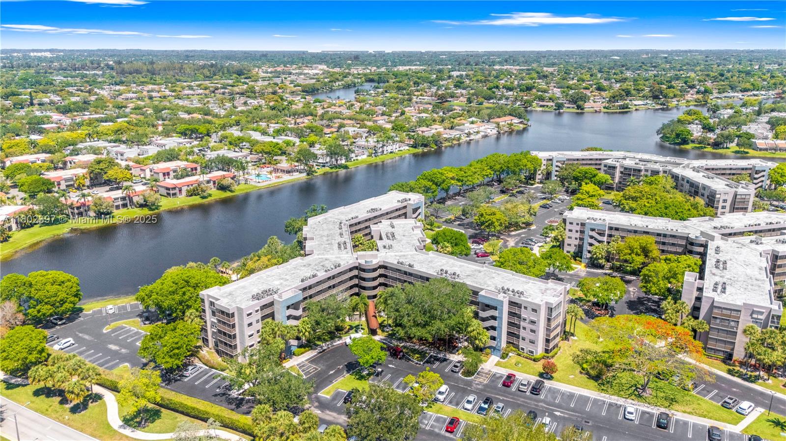 900 Colony Point Cir # 523