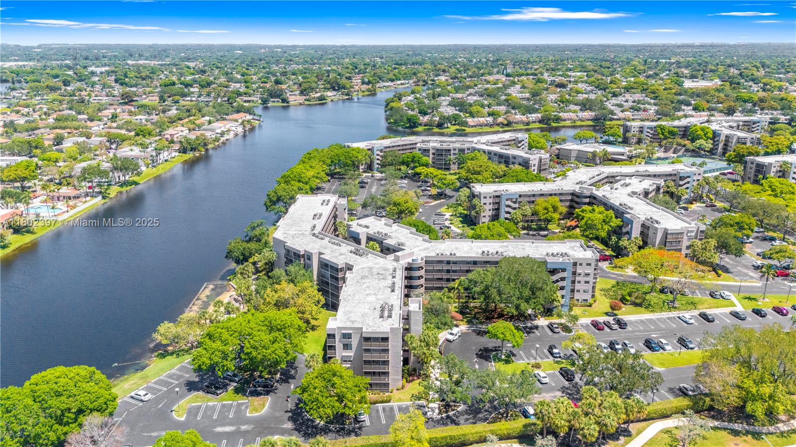 900 Colony Point Cir # 523