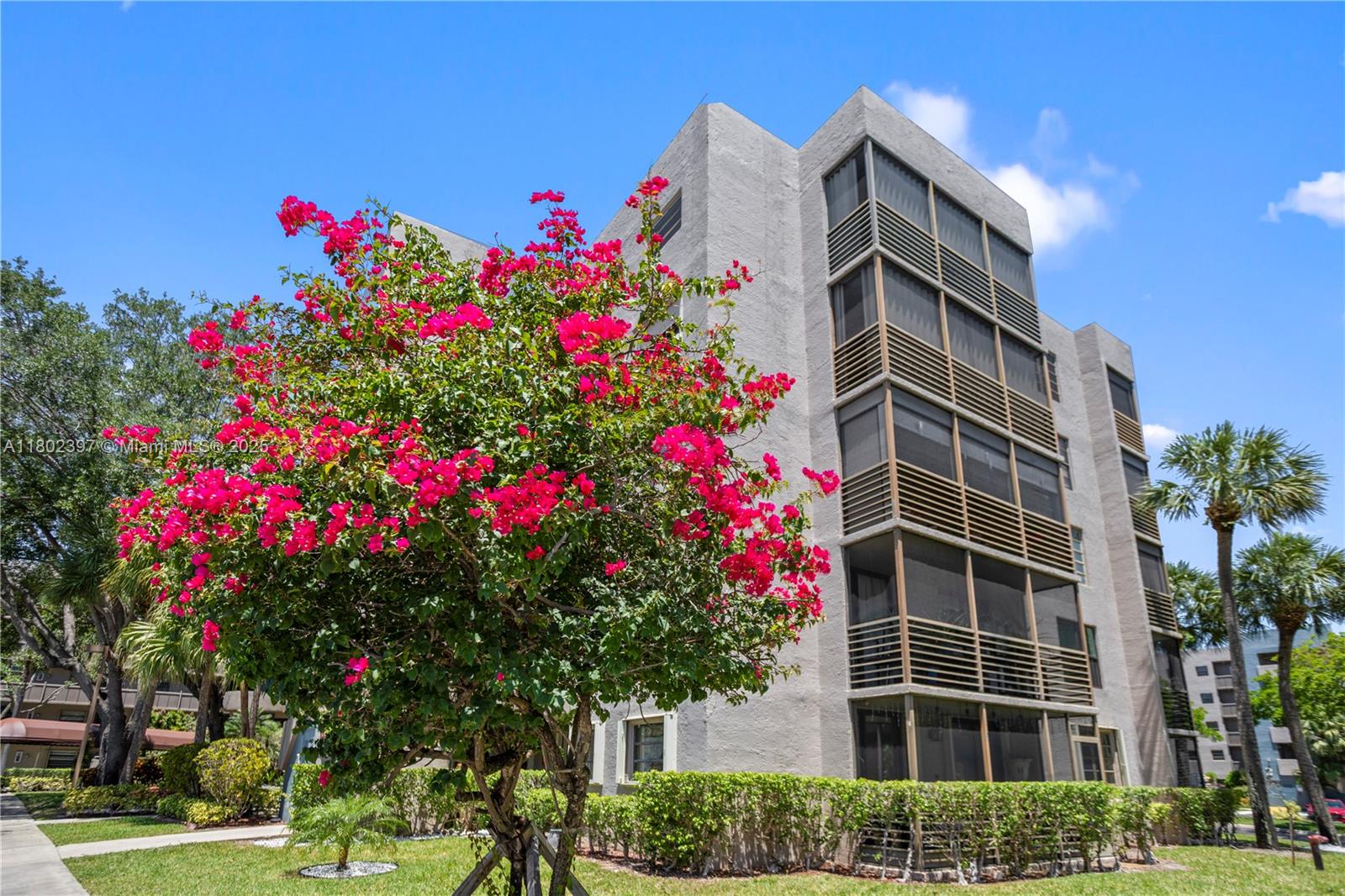 900 Colony Point Cir # 523