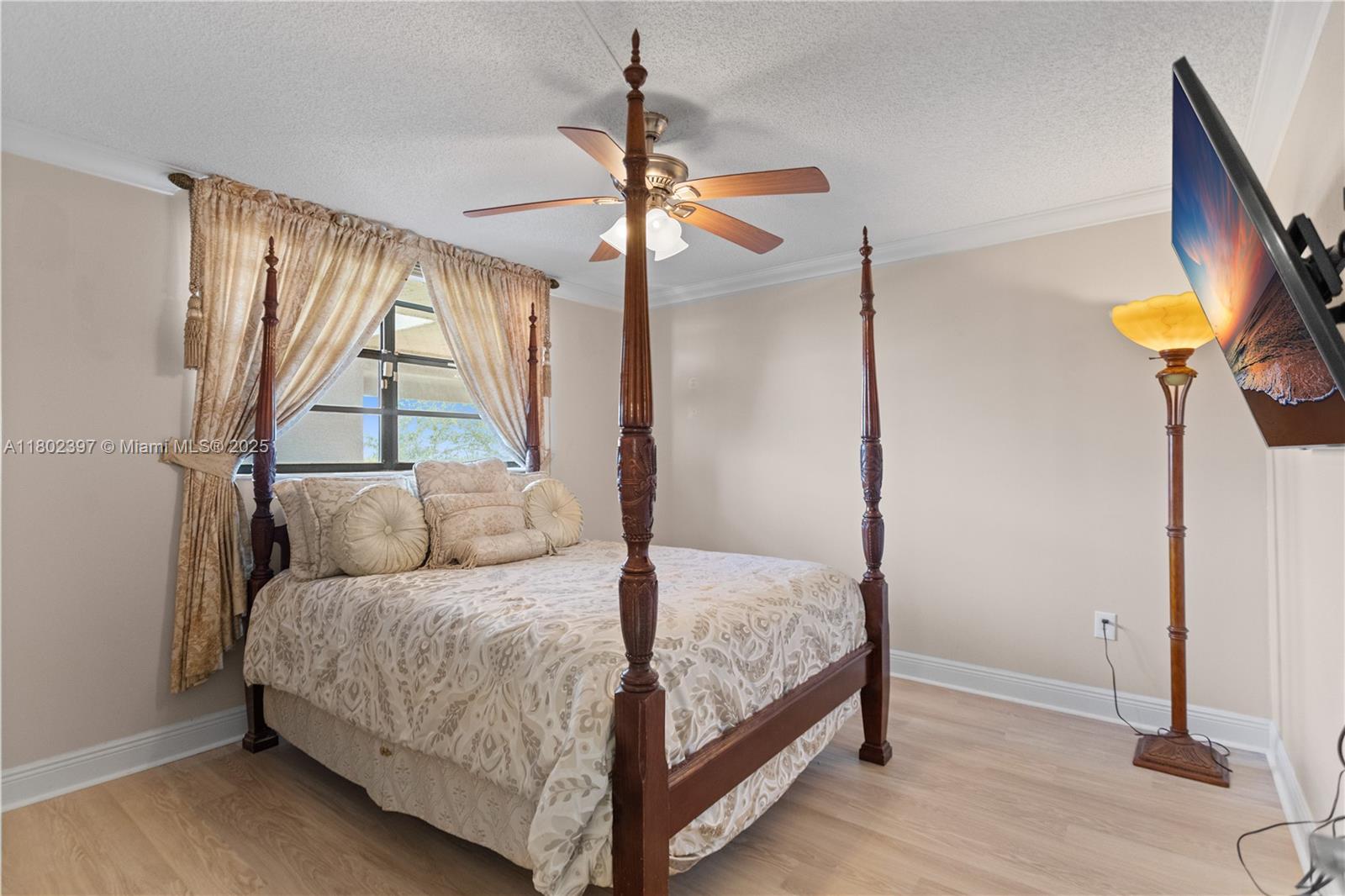900 Colony Point Cir # 523