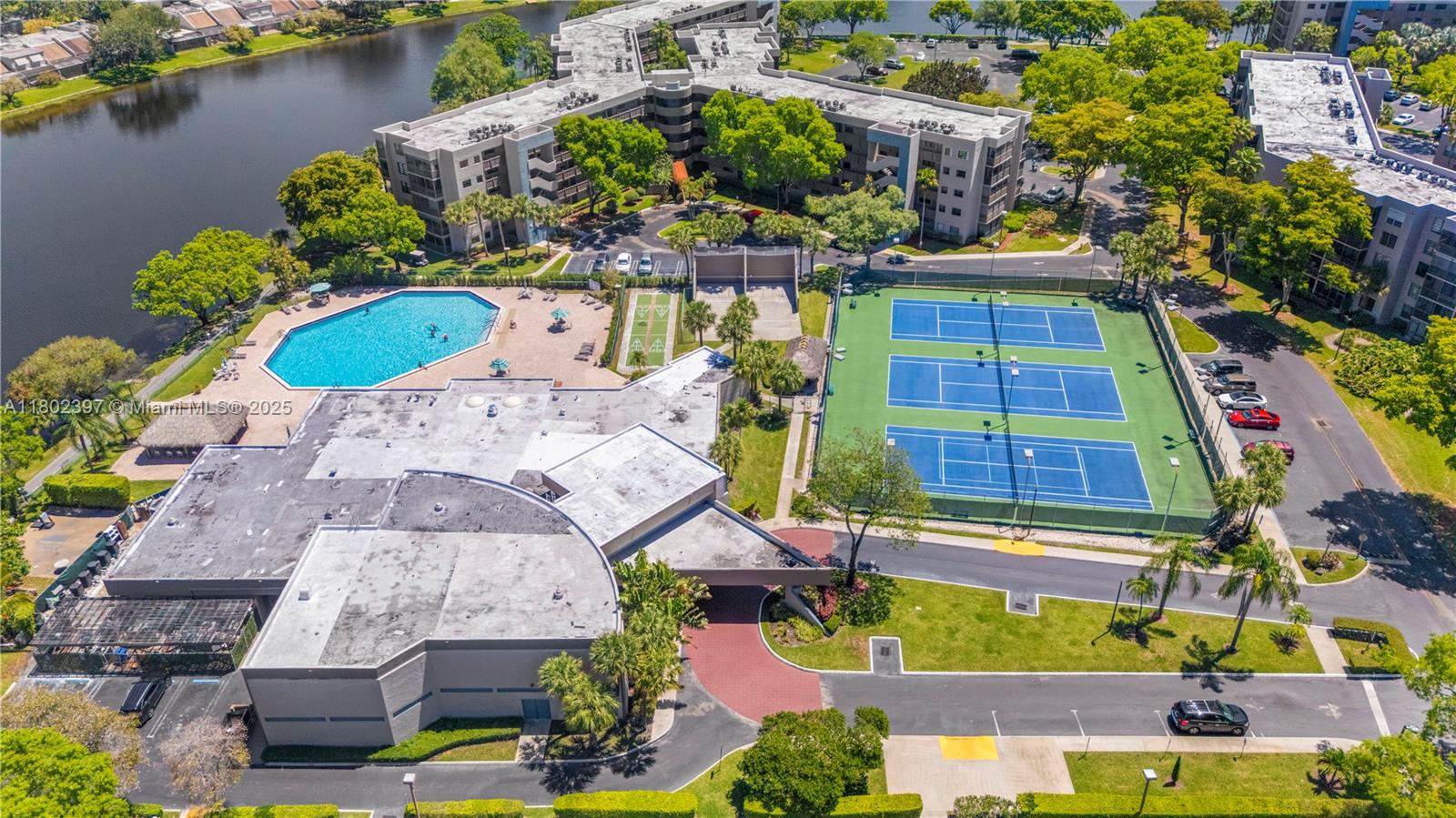 900 Colony Point Cir # 523