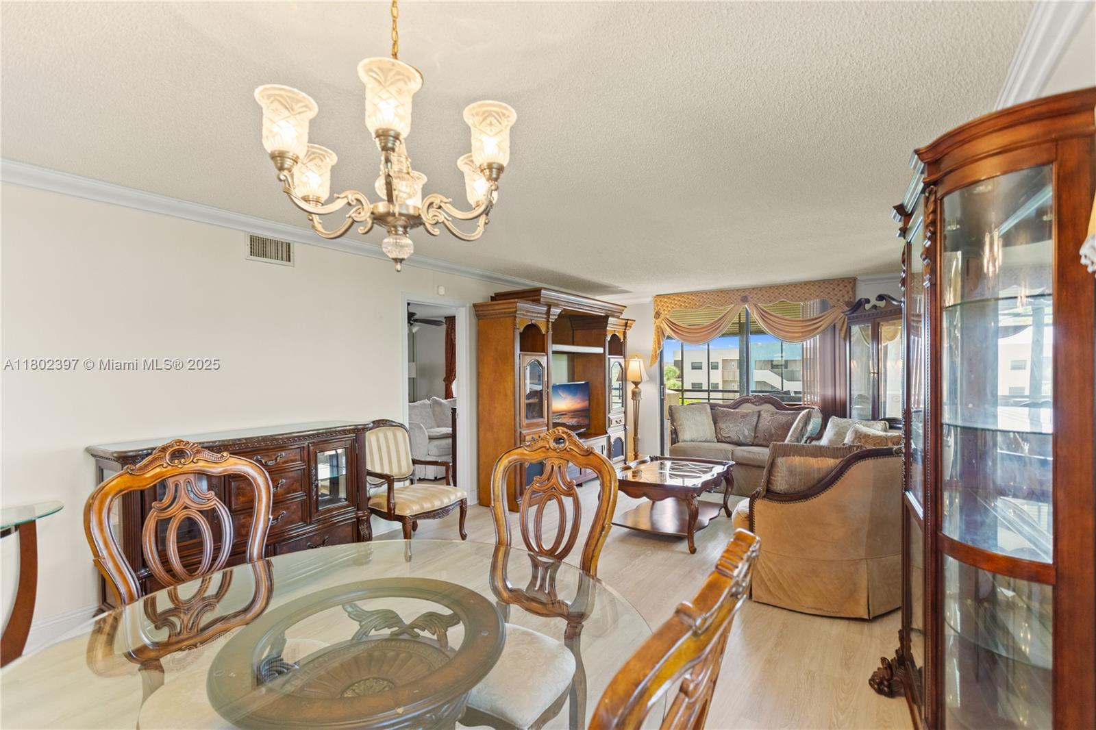 900 Colony Point Cir # 523
