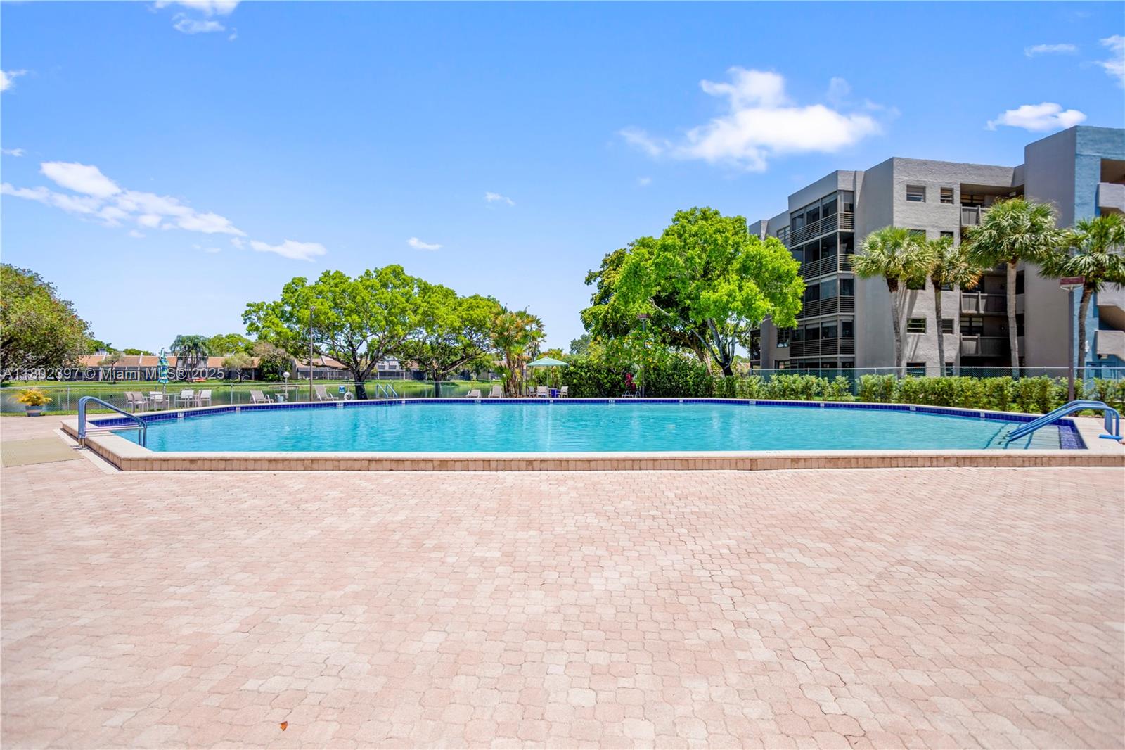 900 Colony Point Cir # 523