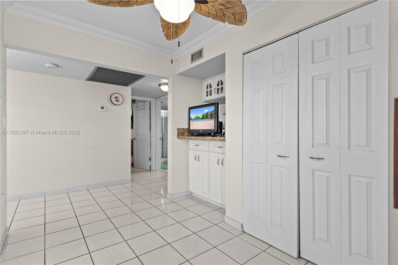 900 Colony Point Cir # 523