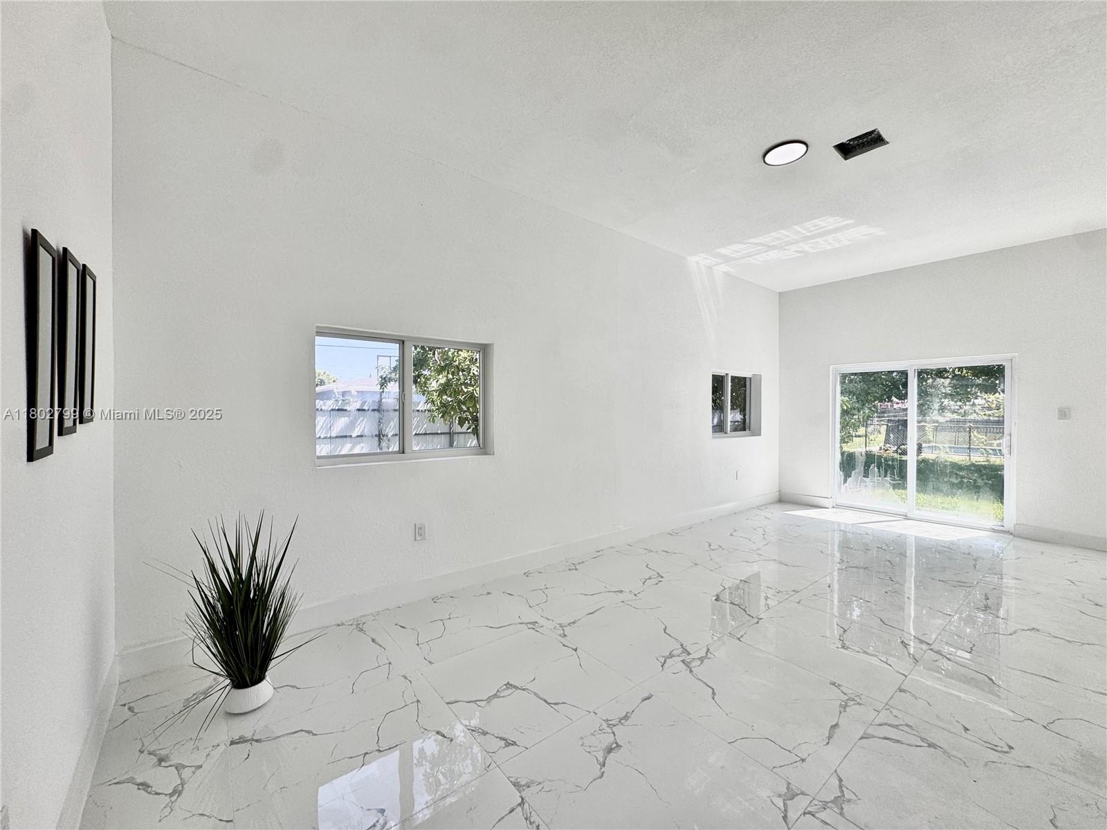 25 NW 193rd St