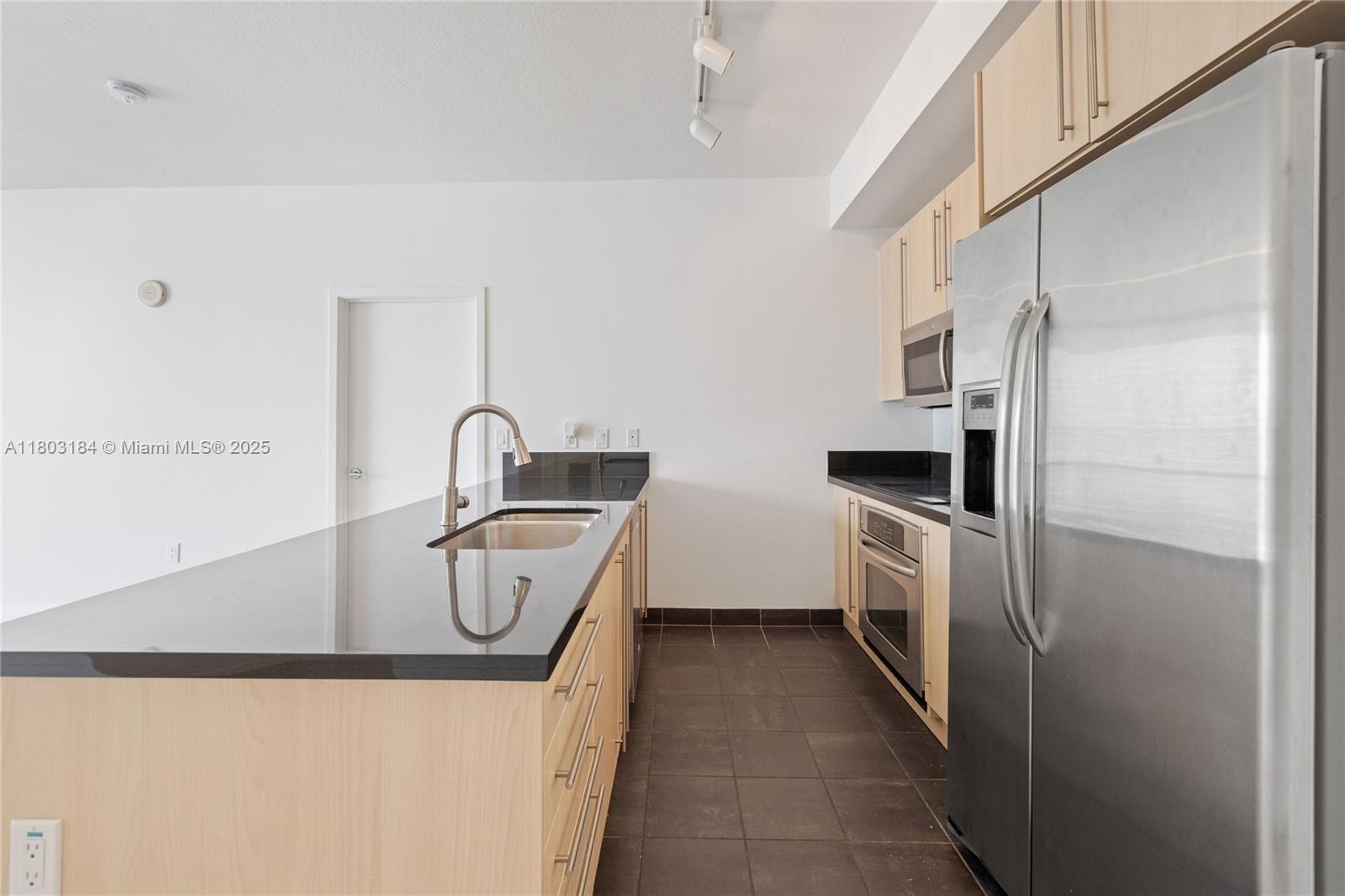 1111 SW 1st Ave Unit: 3323-N
