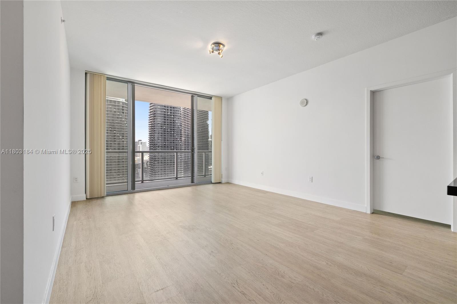 1111 SW 1st Ave Unit: 3323-N