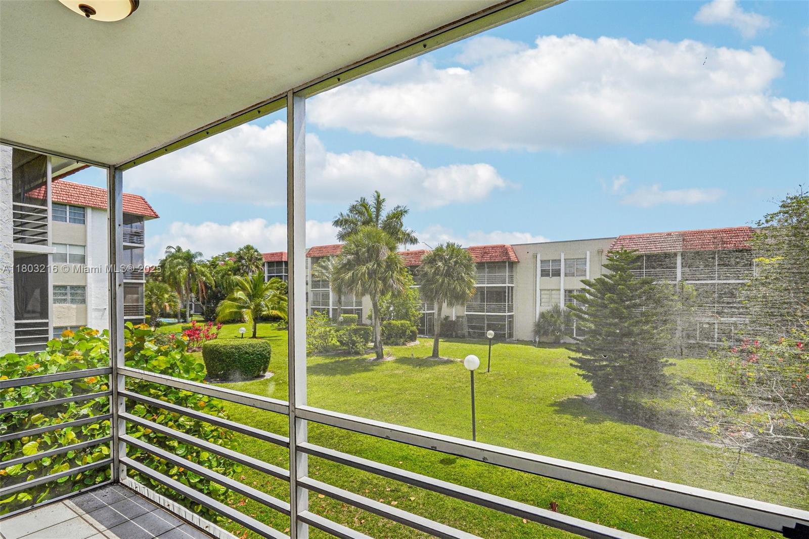 3774 Inverrary Blvd # 203P