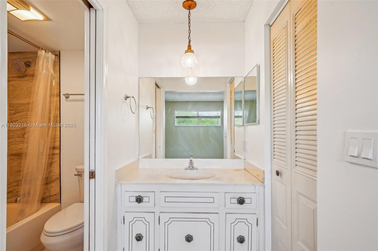 3774 Inverrary Blvd # 203P