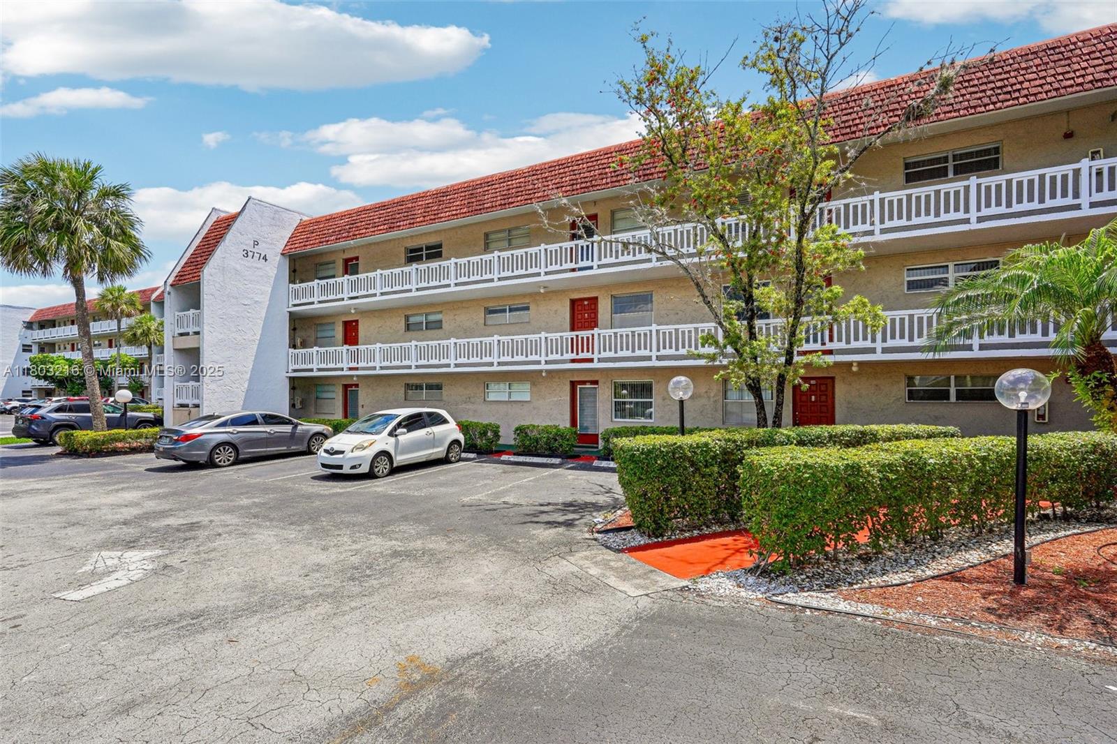 3774 Inverrary Blvd # 203P