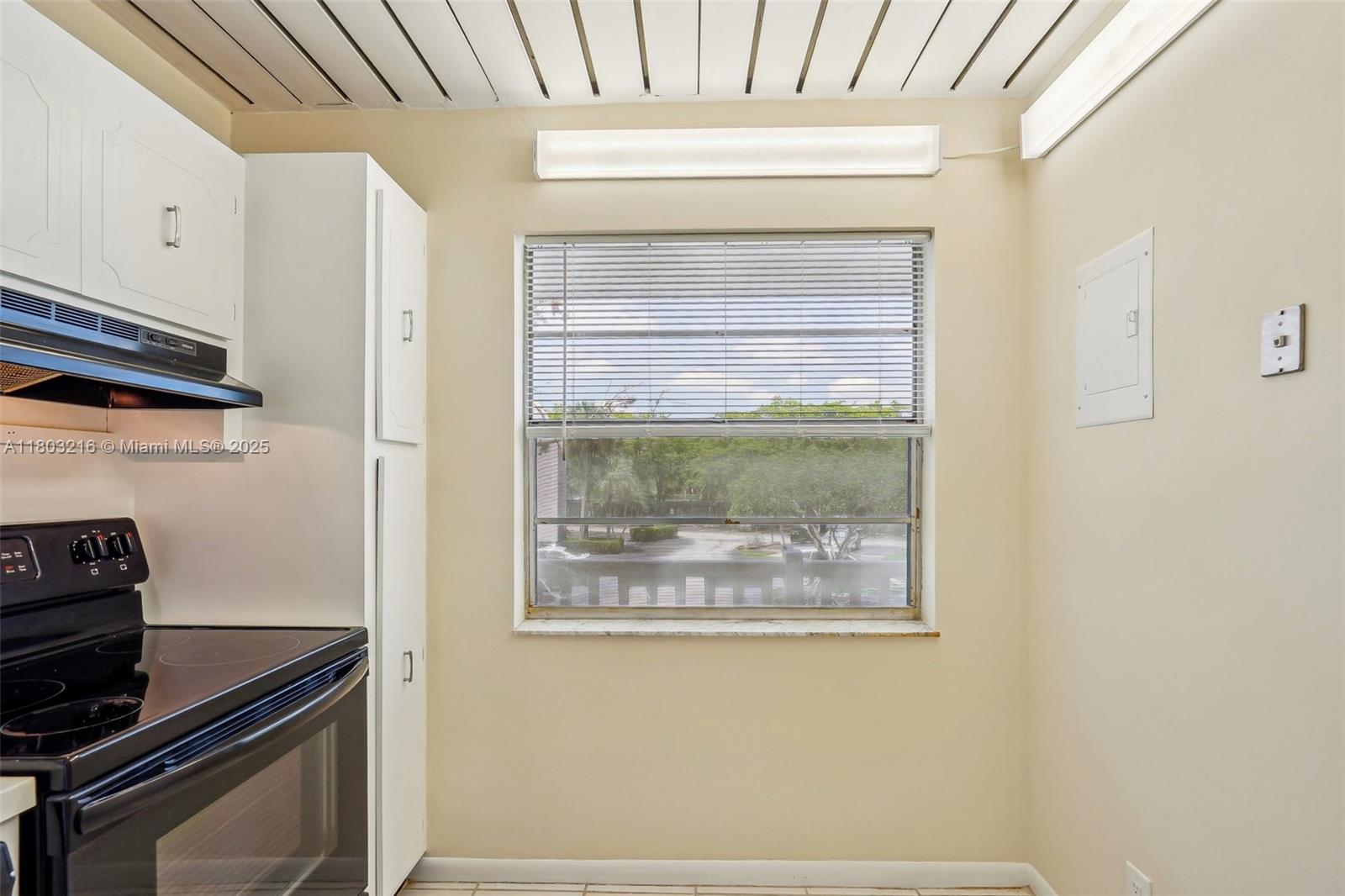 3774 Inverrary Blvd # 203P