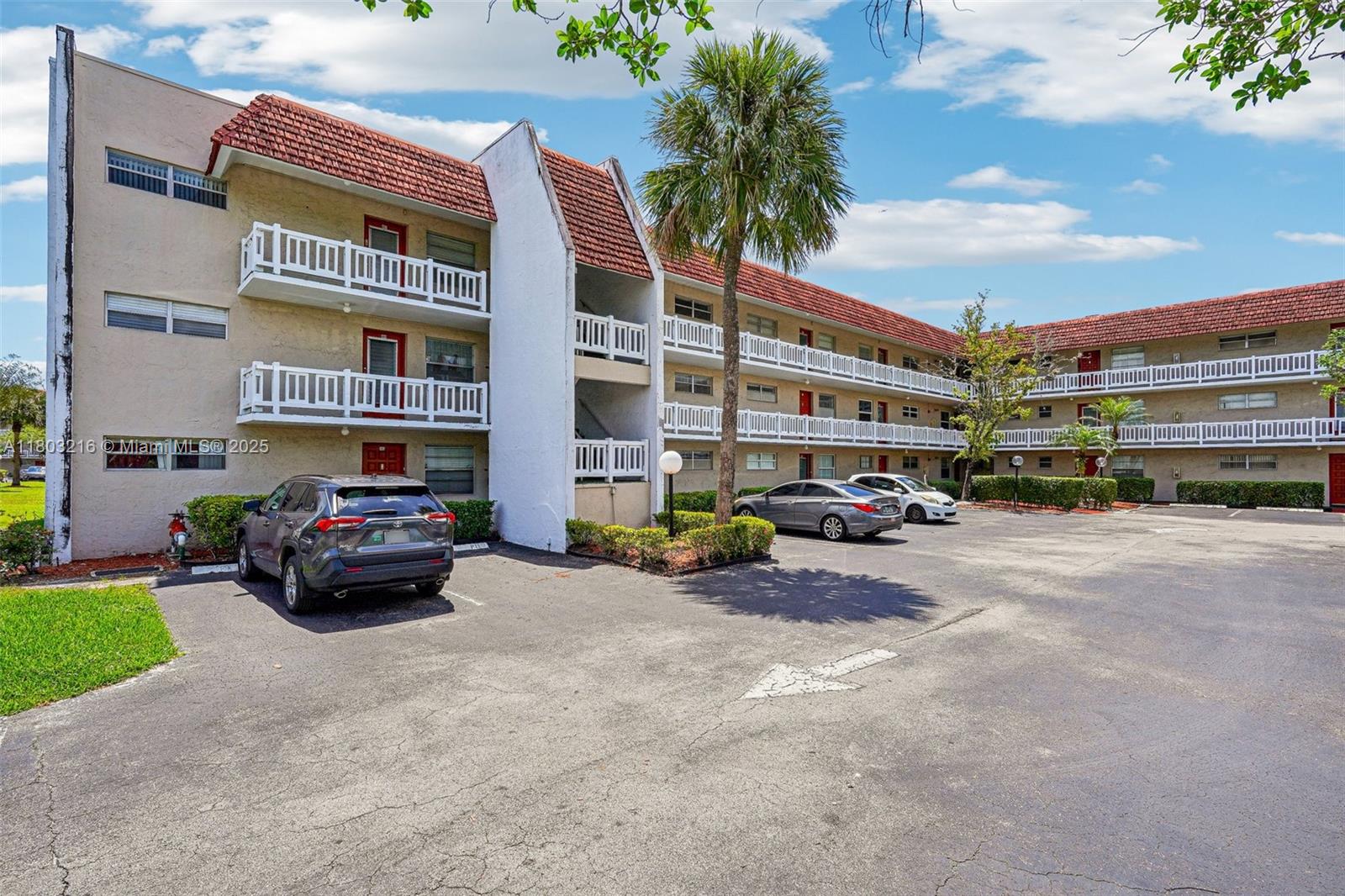 3774 Inverrary Blvd # 203P