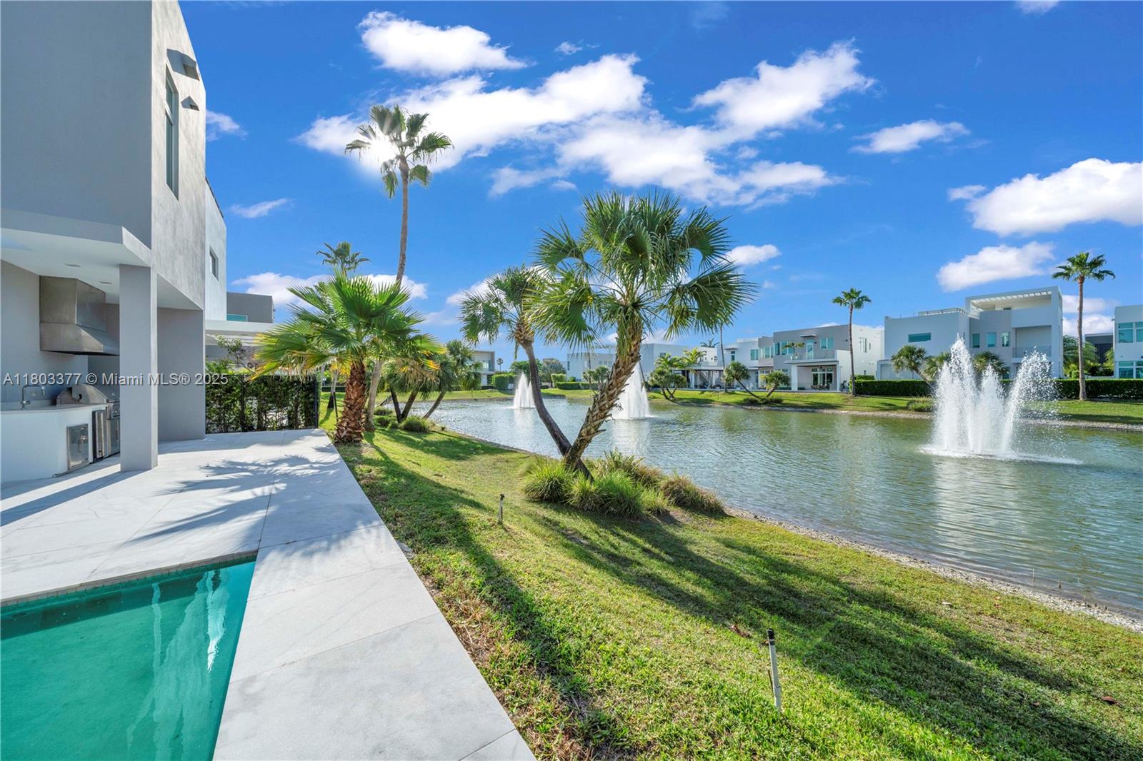 10553 NW 67th Ter