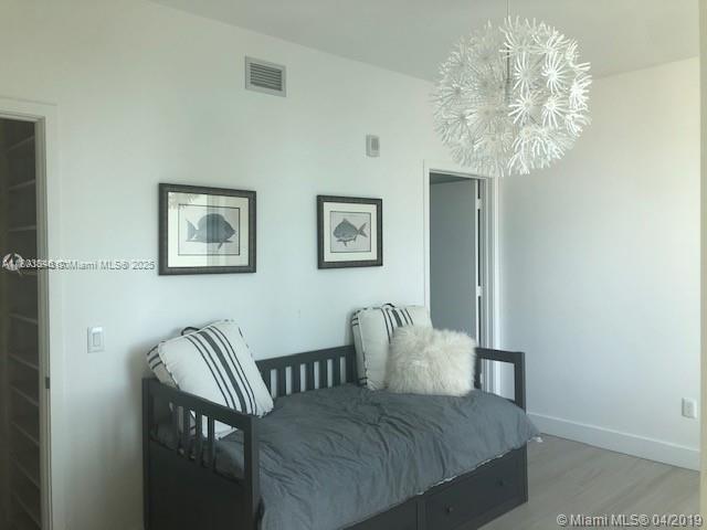 2900 NE 7th Ave # 901