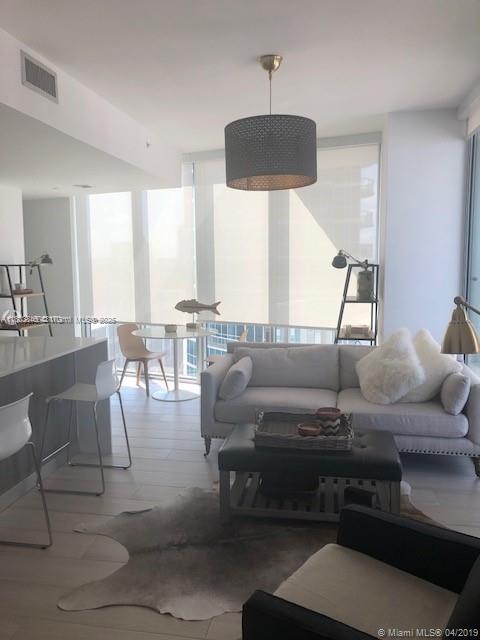 2900 NE 7th Ave # 901