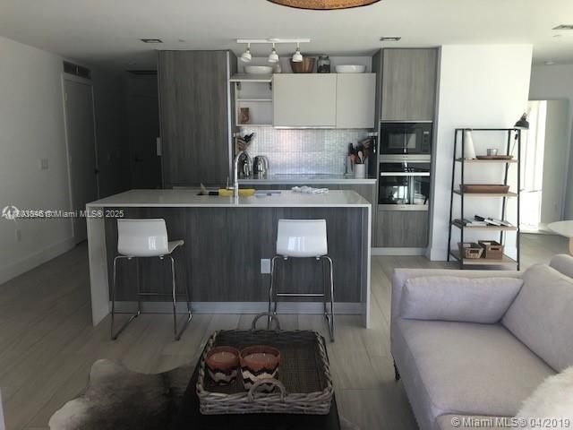 2900 NE 7th Ave # 901