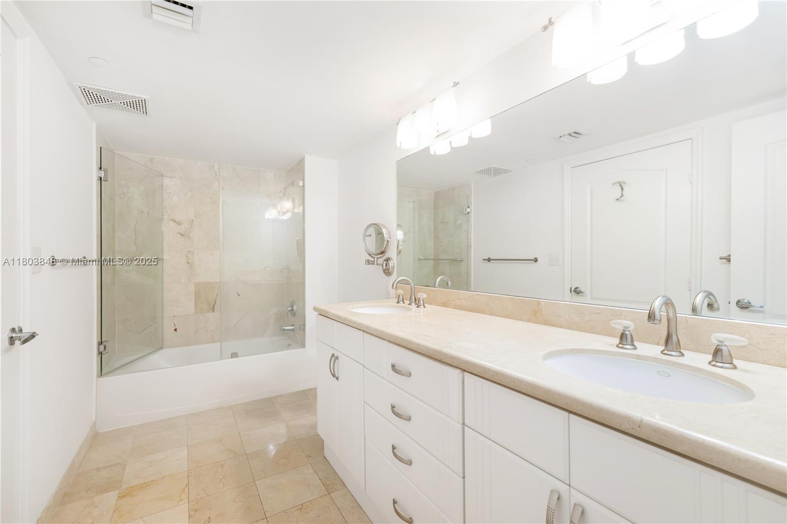 2101 Brickell Ave # 1103