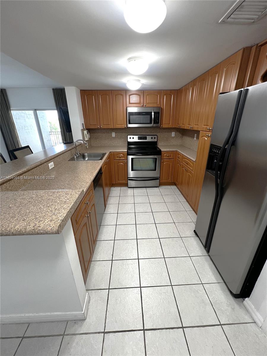 120 SW 37th Ave # 501