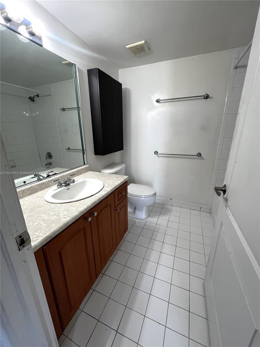 120 SW 37th Ave # 501