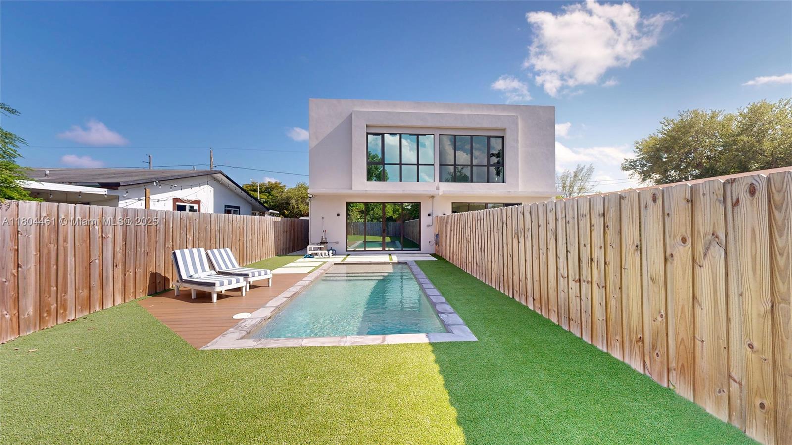 353 NW 50th St # 353