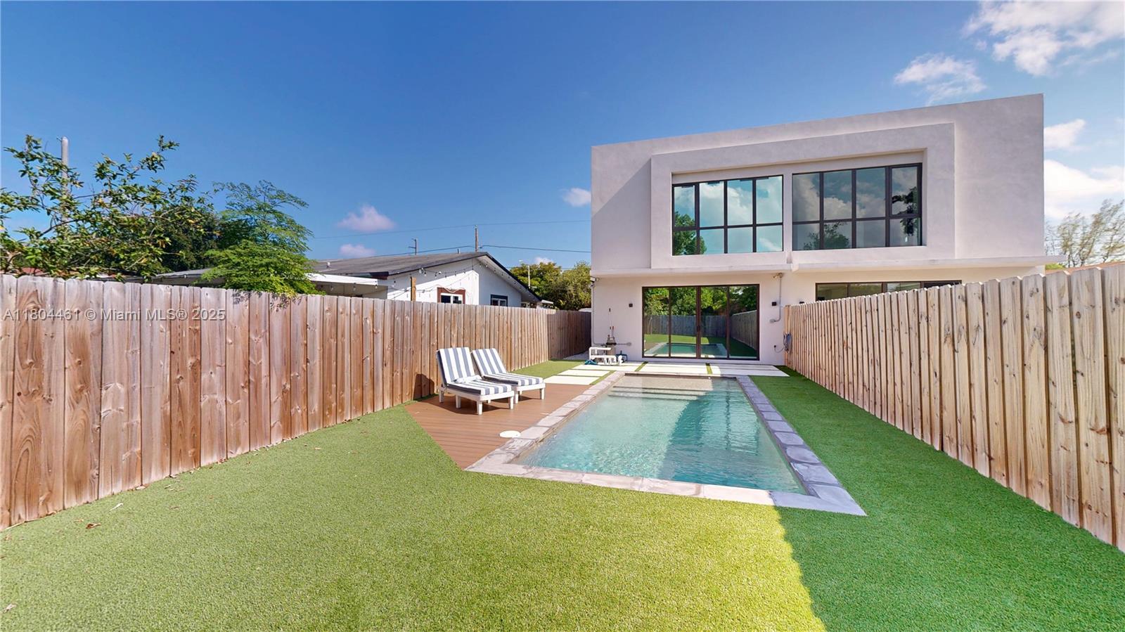 353 NW 50th St # 353