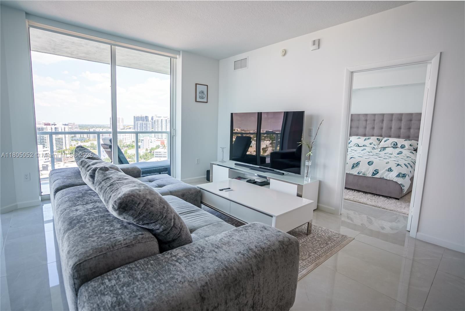 1900 N Bayshore Dr # 1918