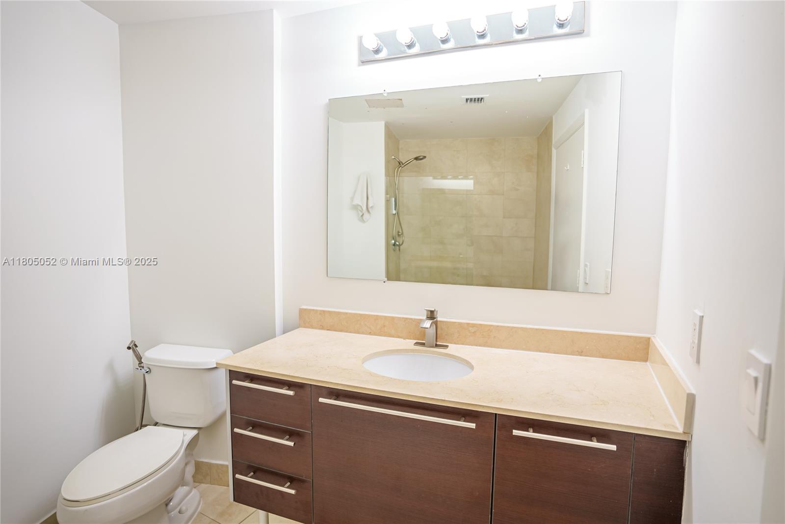 1900 N Bayshore Dr # 1918