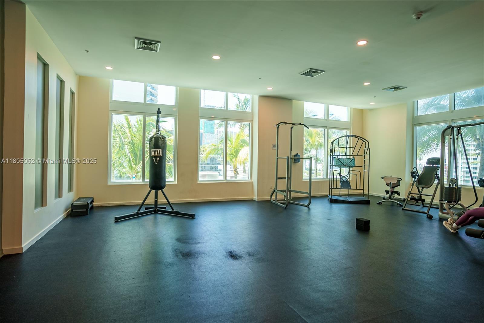 1900 N Bayshore Dr # 1918