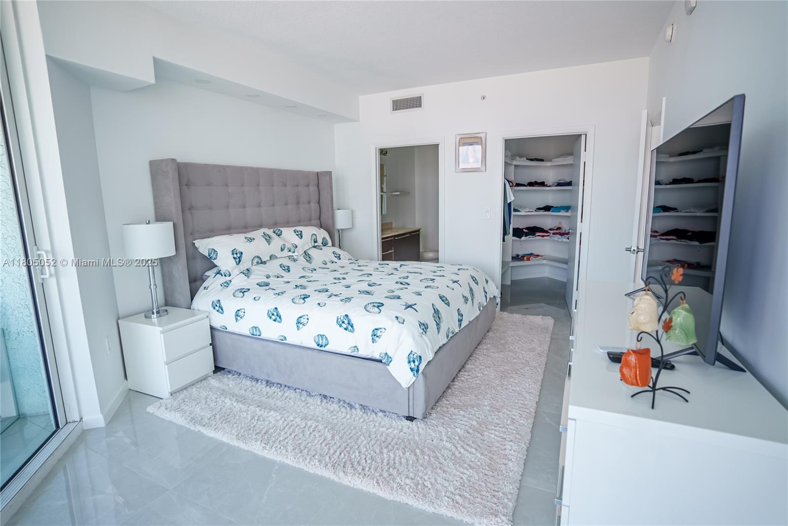 1900 N Bayshore Dr # 1918