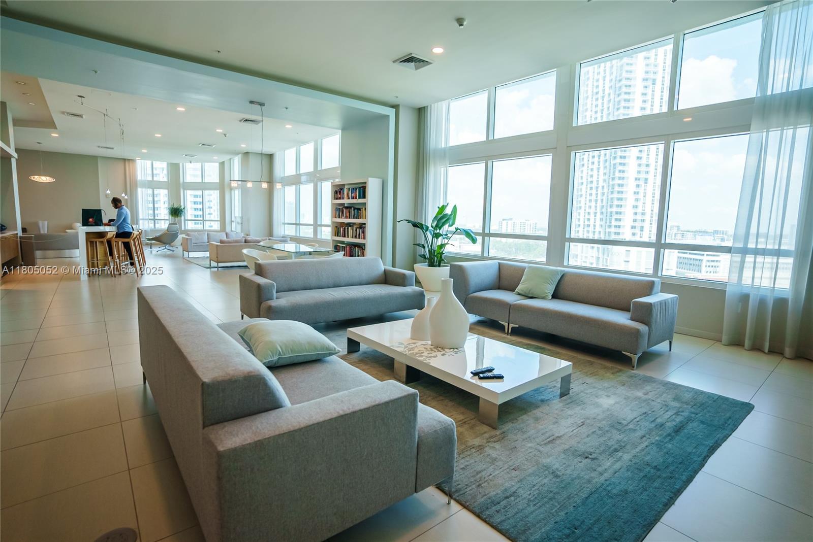 1900 N Bayshore Dr # 1918